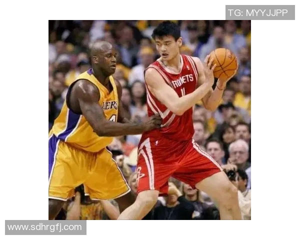 姚明球场趣事揭秘：那些年我们在篮球场上的欢笑与感动