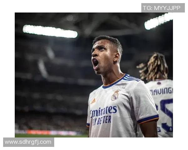 足球明星高清60帧精彩瞬间回顾让你领略足坛巨星的风采与魅力 足球明星高清60帧精彩瞬间回顾让你领略足坛巨星的风采与魅力