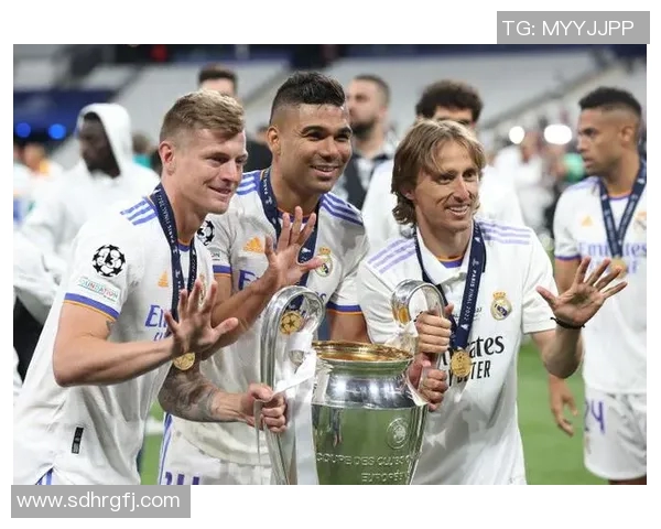 足球明星精彩瞬间高清换镜大赏尽显球场魅力与风采 足球明星精彩瞬间高清换镜大赏尽显球场魅力与风采