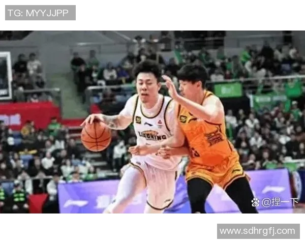 CBA精彩对决回顾广东队与山东队比赛录像回放分析 CBA精彩对决回顾广东队与山东队比赛录像回放分析