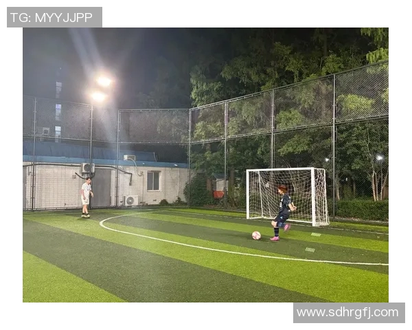 足球明星亲自解读背景音乐的魅力与影响力探索音乐与足球的完美结合 足球明星亲自解读背景音乐的魅力与影响力探索音乐与足球的完美结合